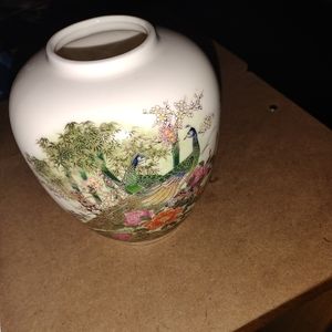 Preowned Vintage Japanese 5 in Tall Vase